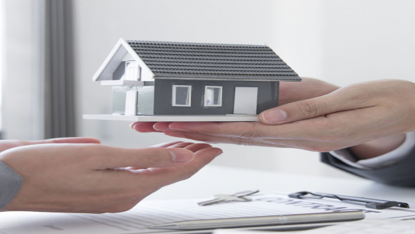 アットホームな職場は本当？介護施設のリアルな人間関係を見抜くコツ